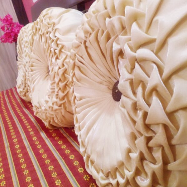 Round Golden smocking cushion