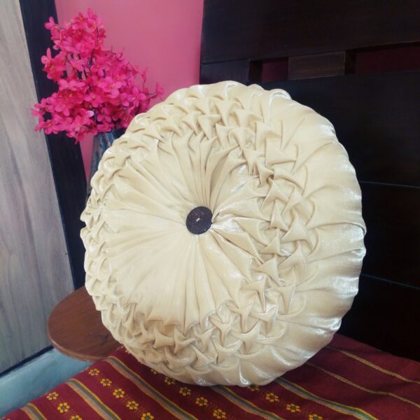 Round Golden smocking cushion