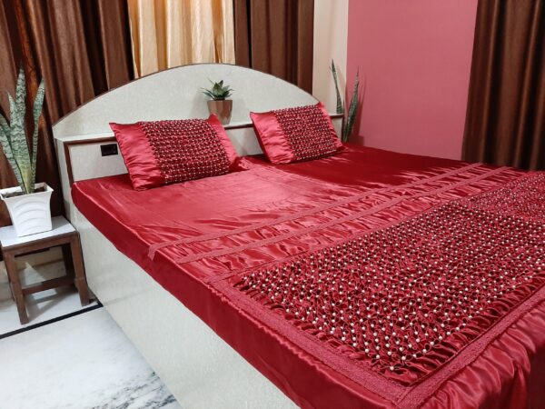 KALARAGINI Maroon Satin Classic King Size Double Bedsheet