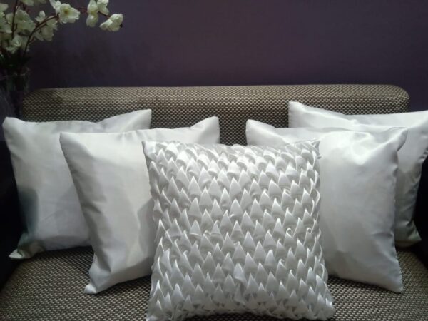 v'Design Off White cushion cover